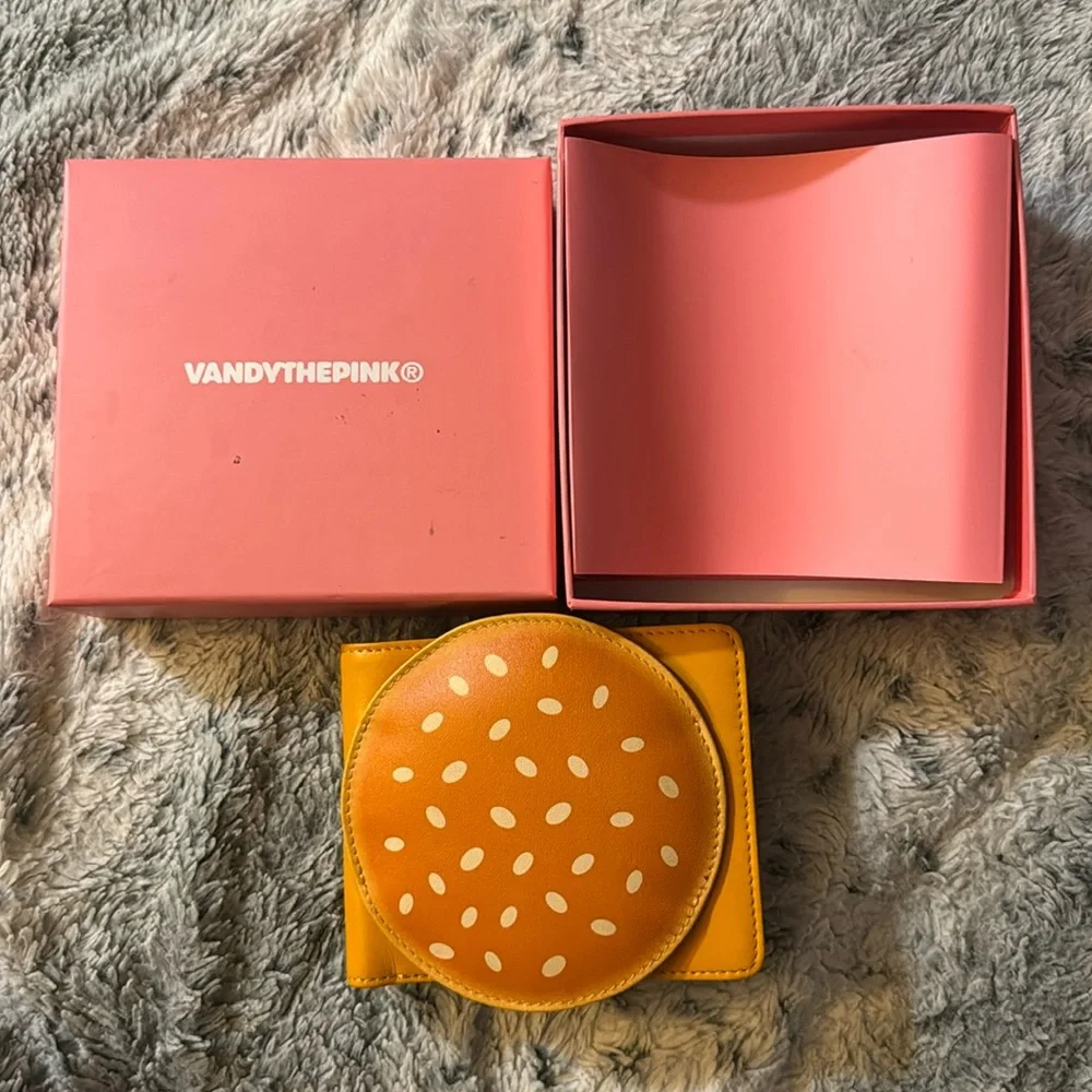 Men’s or Women’s Vandy The Pink Super Rare Hamburger Wallet! Brand New🔥🔥